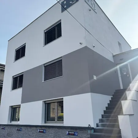 Iq 公寓式酒店 *