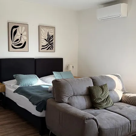 Iq Aparthotel 4*